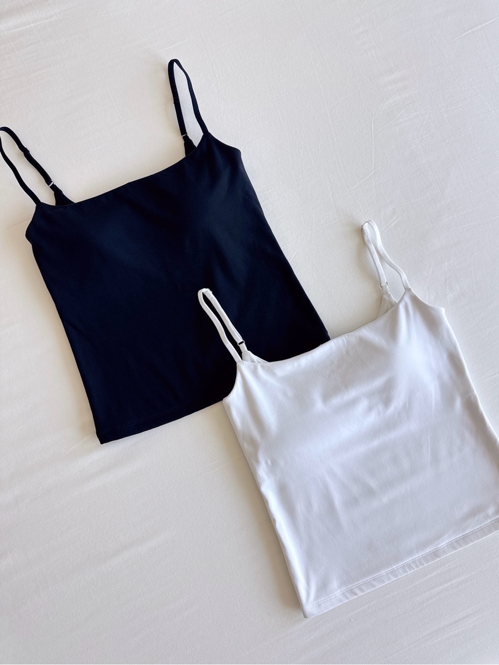 Abercrombie & Fitch Bra-Free Snatched Seamless 90s Cami Bundle Black & White XS
